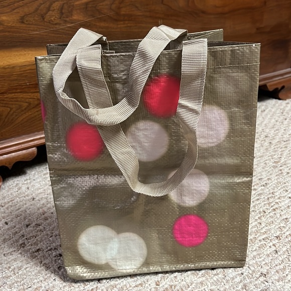 ◻️ATHLETA: Reuseable, medium size bag, gold w/dot pattern, barely used◻️ - Picture 2 of 7